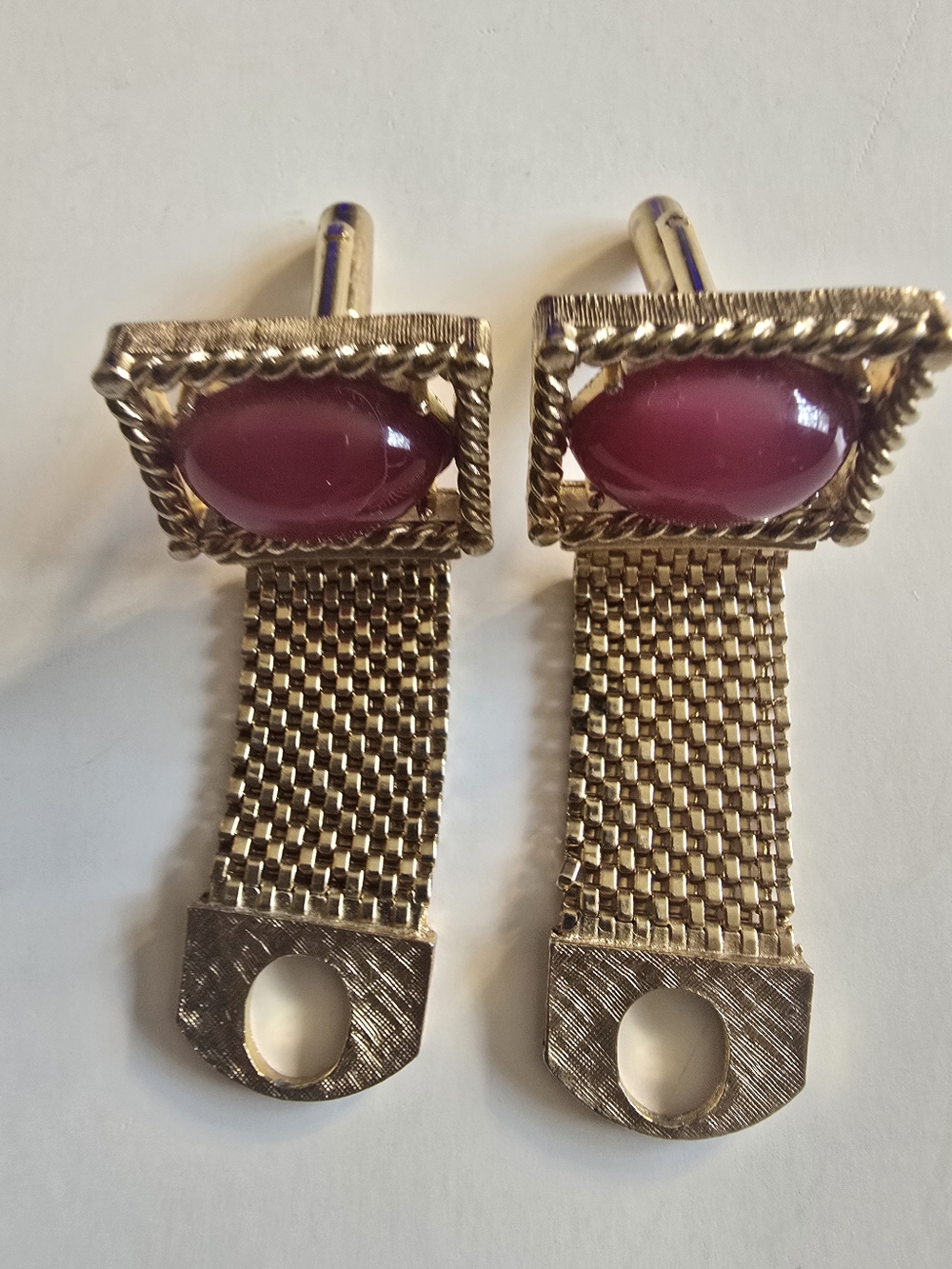 SWANK VINTAGE GOLD TONE RED CABOCHON MESH WRAP CUFF LINKS